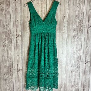 Lulus Hannon Green Lace Sleeveless Midi Dress